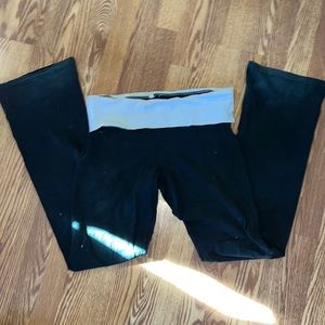 Large Victoria’s Secret flare leggings